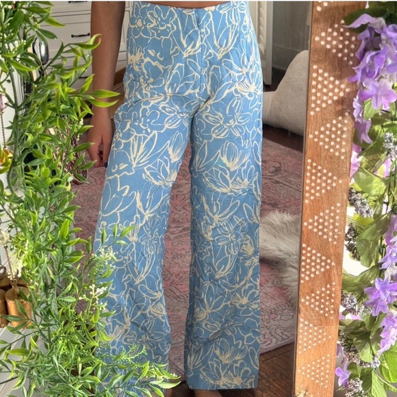 Zara Pants - Zara Sky Blue Pants with Cream Floral Pattern size medium wide leg flowy pants